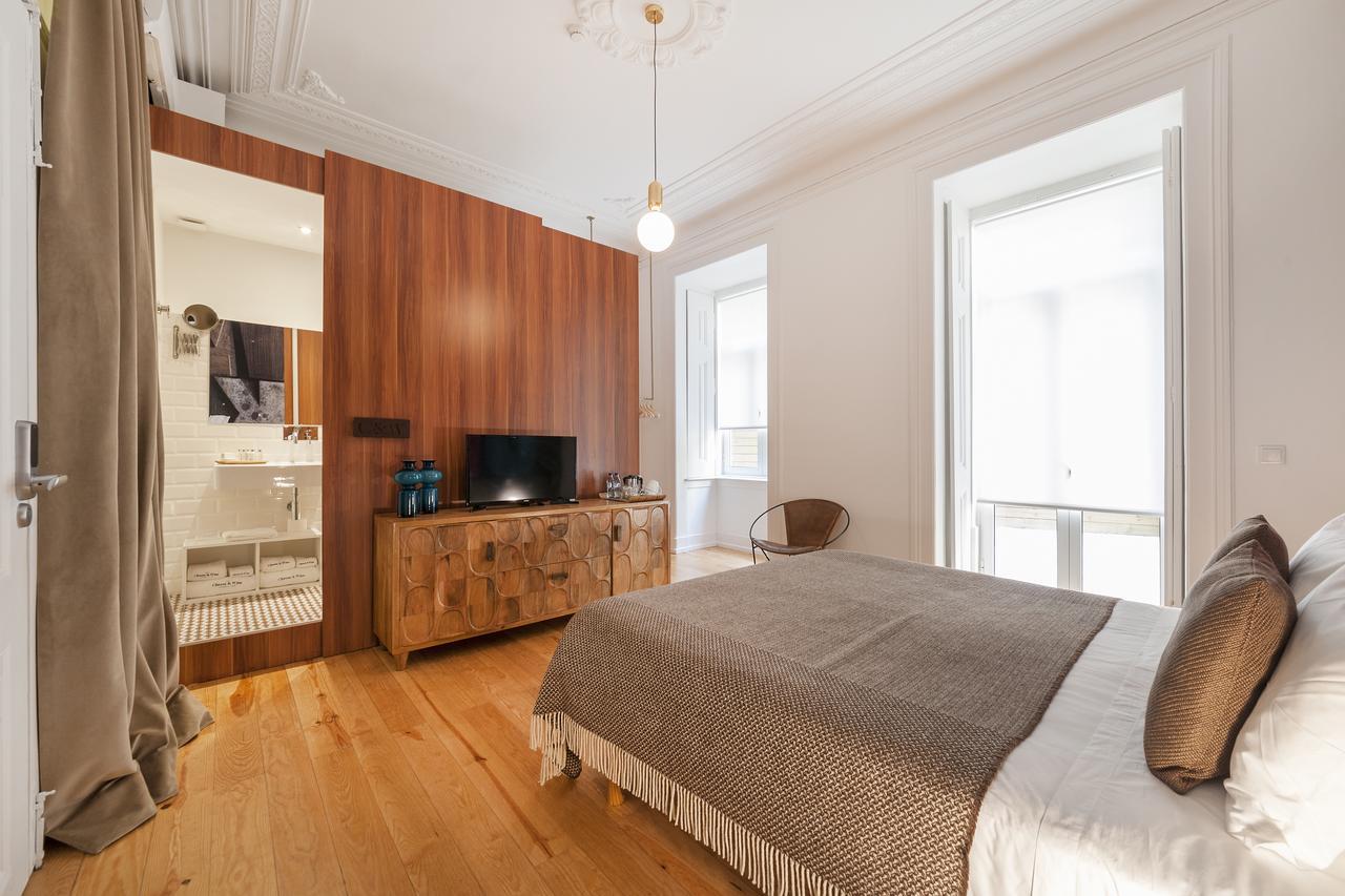 Lisbon Cheese & Wine Suites 4*